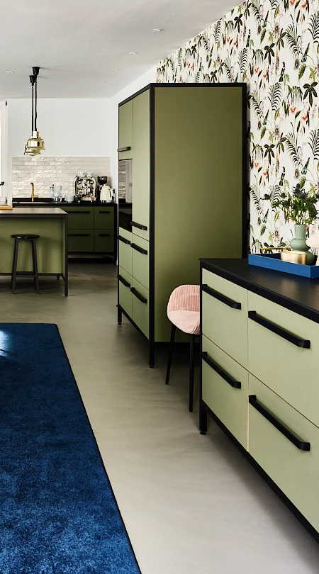 keep Modulküche im Schauraum München – Botanical Kitchen