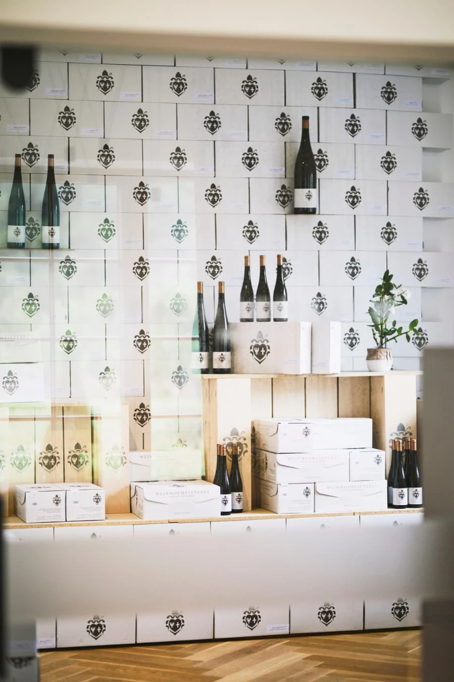 Die Weinhofmeisterei materials