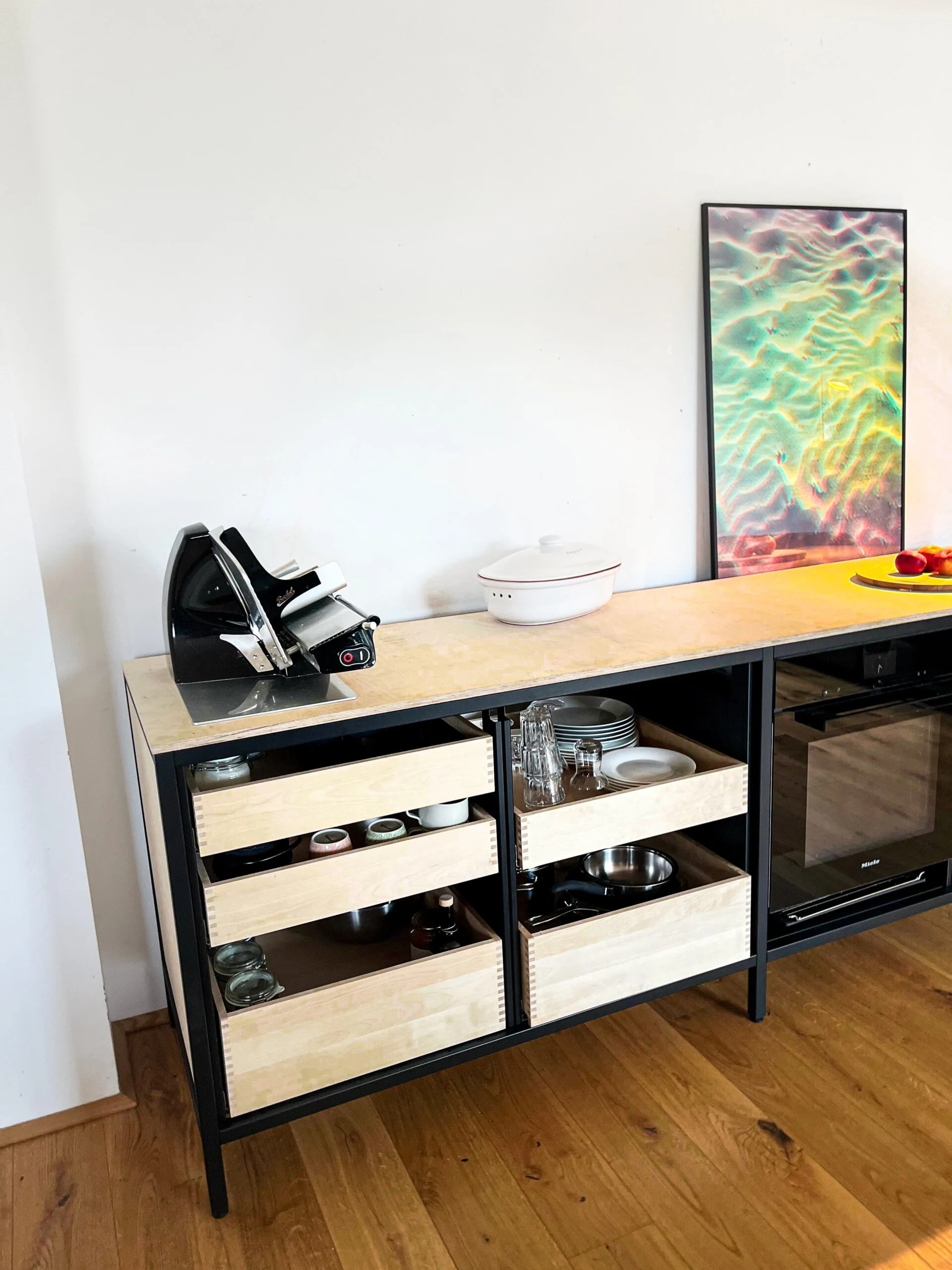 keep RAW mit Einbauofen und Schubladen